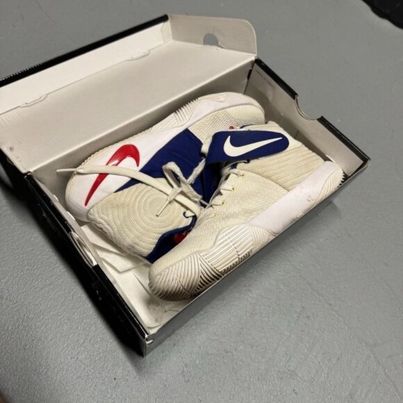 Nike Kyrie 2 USA 8.5 – With Original Box – Great Condition - Picture 7 of 7